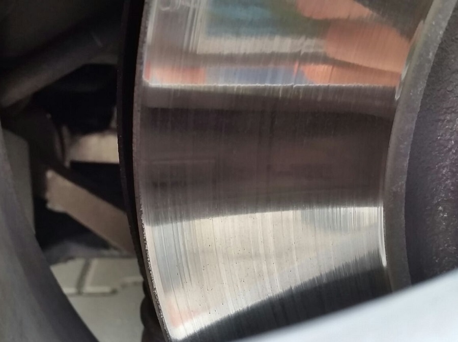 Ako často je nutná výmena bŕzd na Tesle Model S?