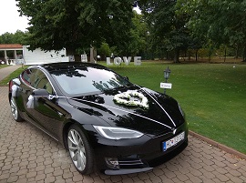 Tesla Model S - auto na svadbu